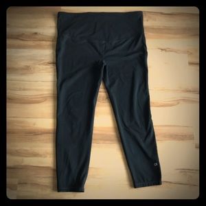 Gap Fit black Maternity leggings.